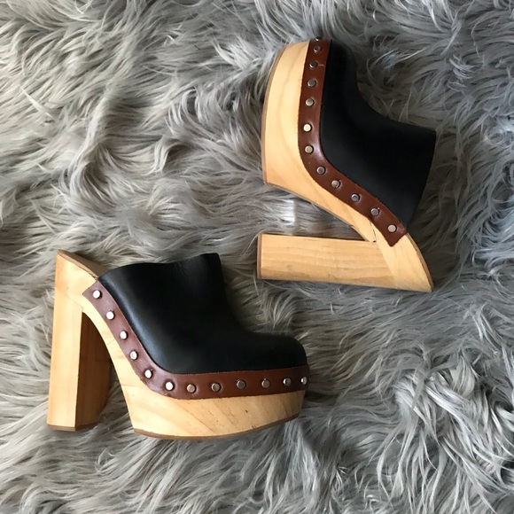 zara clog